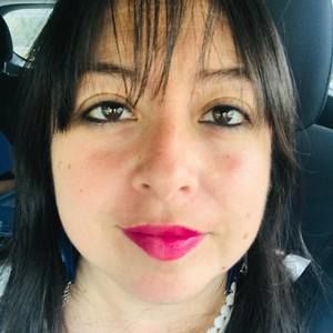 Meet your Posher, Daniela